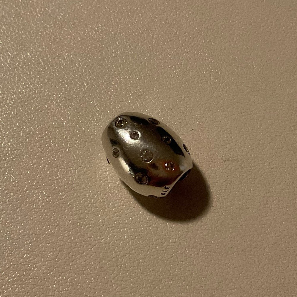 Authentic Pandora Retired Shell Charm - Picture 2 of 3